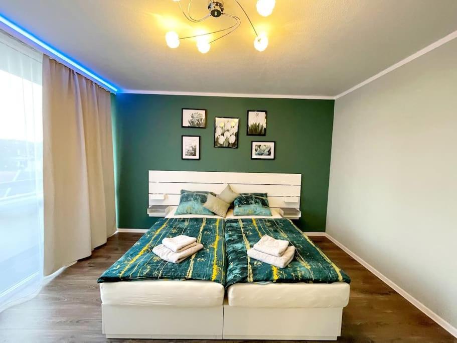 Grosse 3-Zimmer Wohnung, Zentrale Lage. Muelheim an der Ruhr Luaran gambar