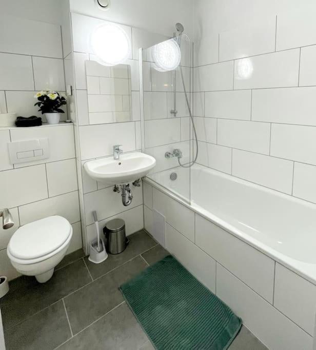 Grosse 3-Zimmer Wohnung, Zentrale Lage. Muelheim an der Ruhr Luaran gambar