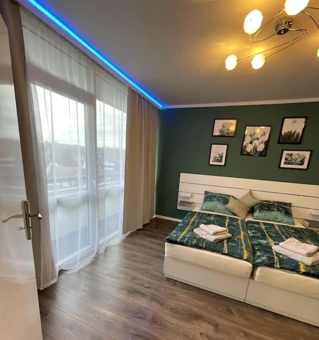 Grosse 3-Zimmer Wohnung, Zentrale Lage. Muelheim an der Ruhr Luaran gambar
