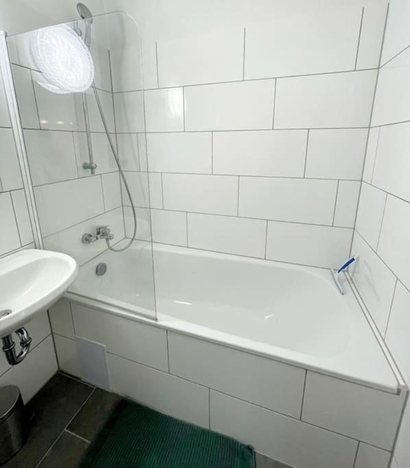 Grosse 3-Zimmer Wohnung, Zentrale Lage. Muelheim an der Ruhr Luaran gambar