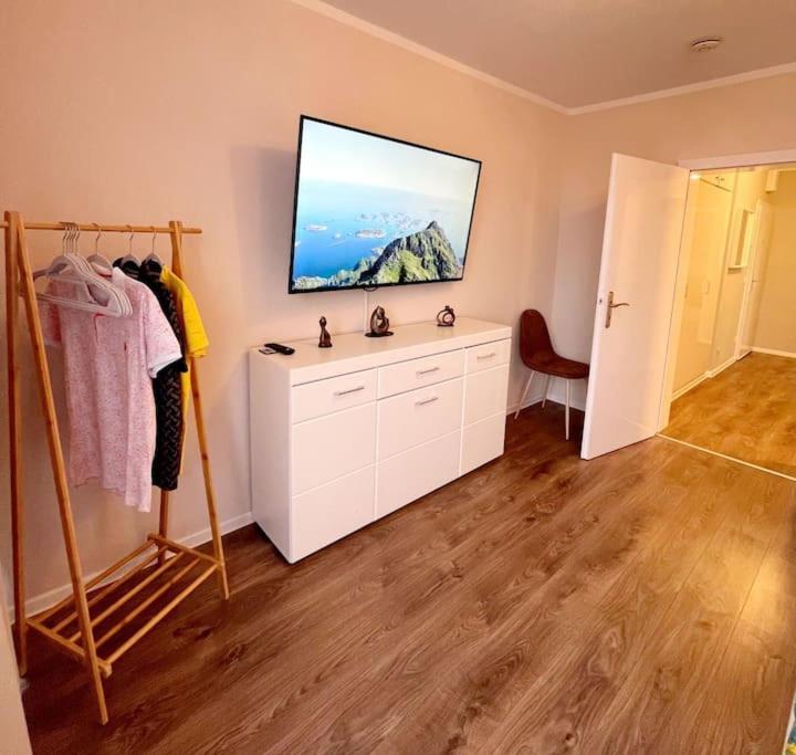 Grosse 3-Zimmer Wohnung, Zentrale Lage. Muelheim an der Ruhr Luaran gambar