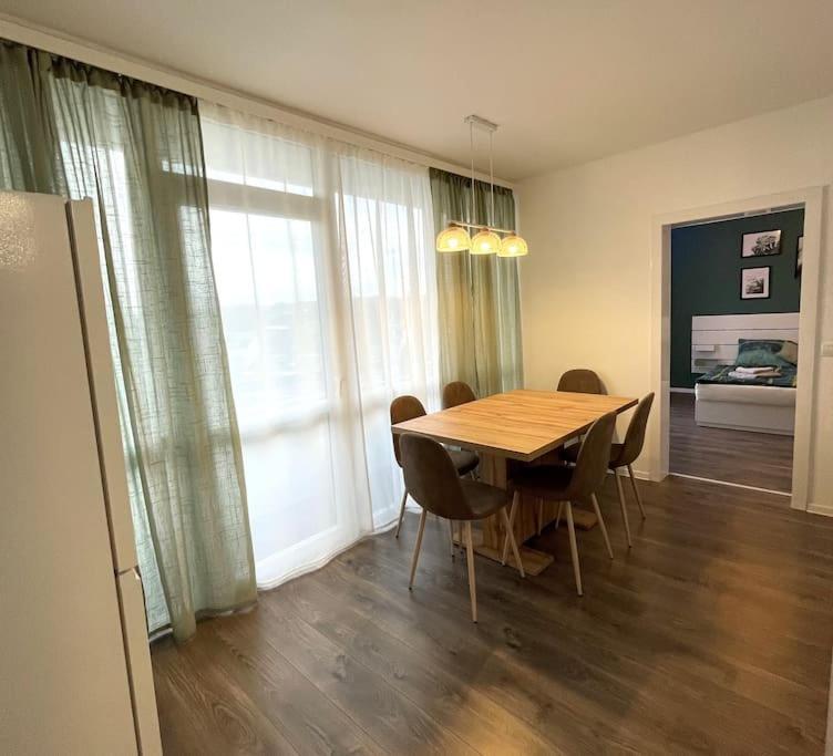 Grosse 3-Zimmer Wohnung, Zentrale Lage. Muelheim an der Ruhr Luaran gambar