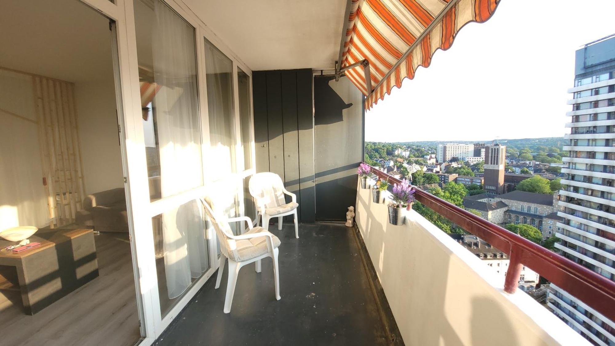 Grosse 3-Zimmer Wohnung, Zentrale Lage. Muelheim an der Ruhr Luaran gambar